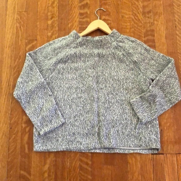 FLEECE pullover GAP sweatshirt. - Picture 1 of 4
